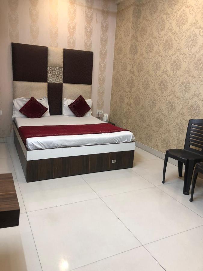 Hotel Robin Inn Амритсар Екстериор снимка