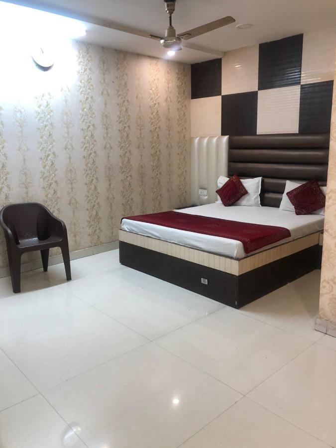 Hotel Robin Inn Амритсар Екстериор снимка