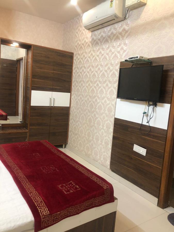 Hotel Robin Inn Амритсар Екстериор снимка