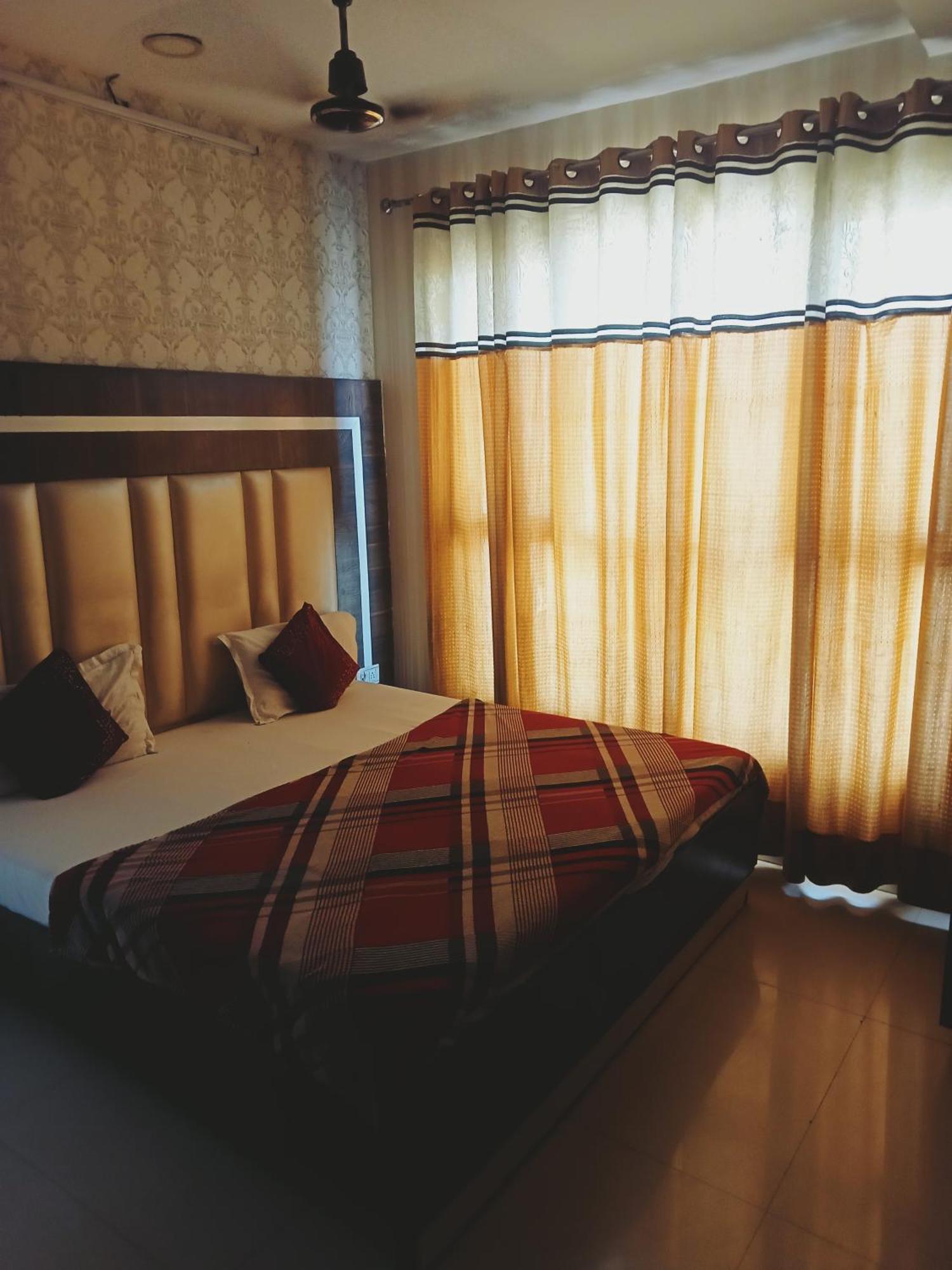 Hotel Robin Inn Амритсар Екстериор снимка