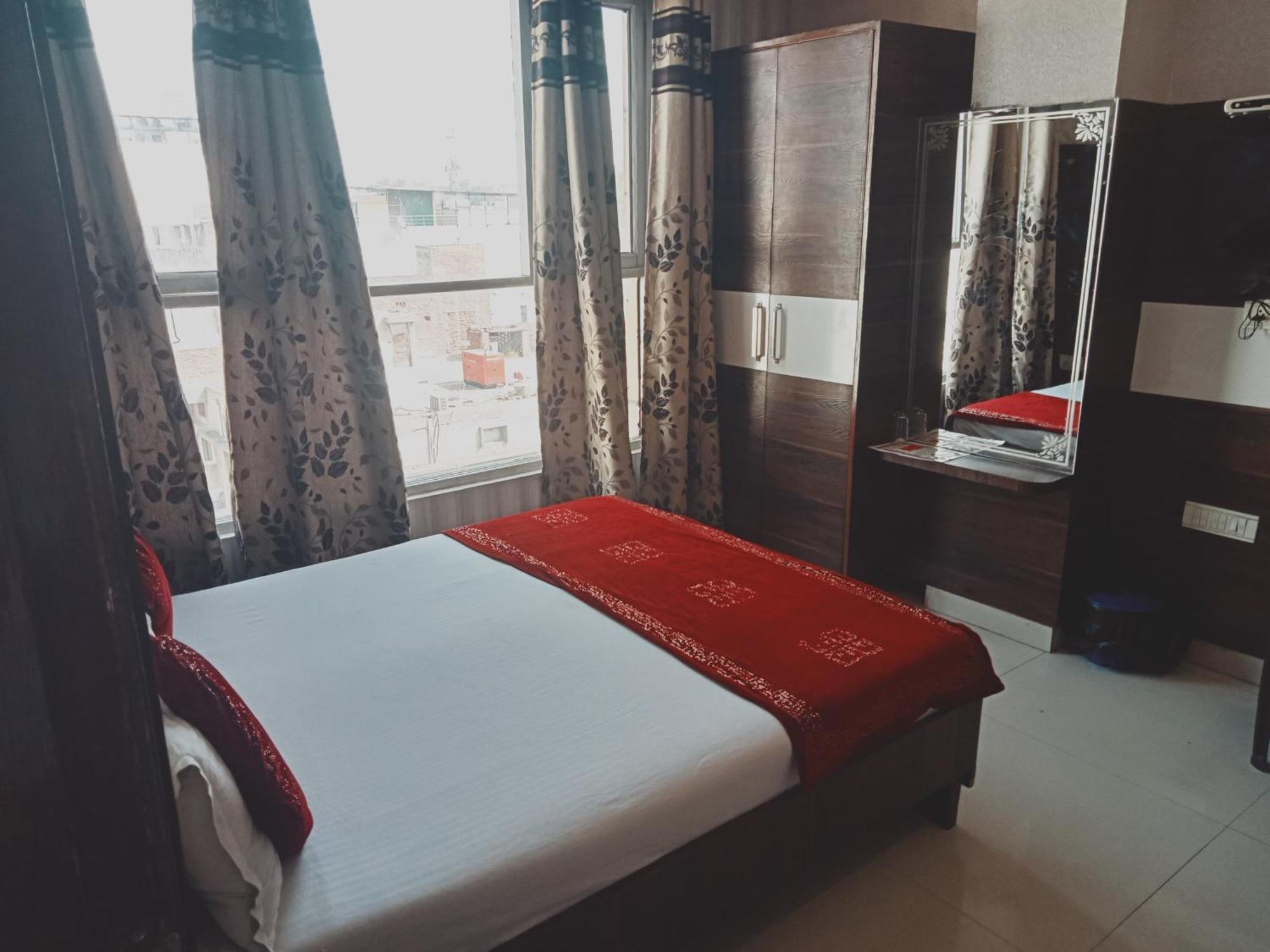 Hotel Robin Inn Амритсар Екстериор снимка